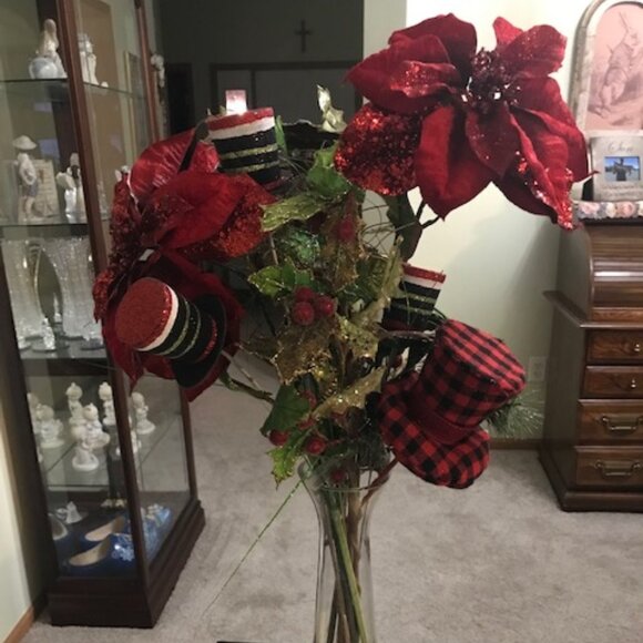 PIER 1 LONG STEM ARTICIAL POINTSETTA'S, SNOWMAN HATS/GREENERY W/HOLLY - Picture 1 of 3